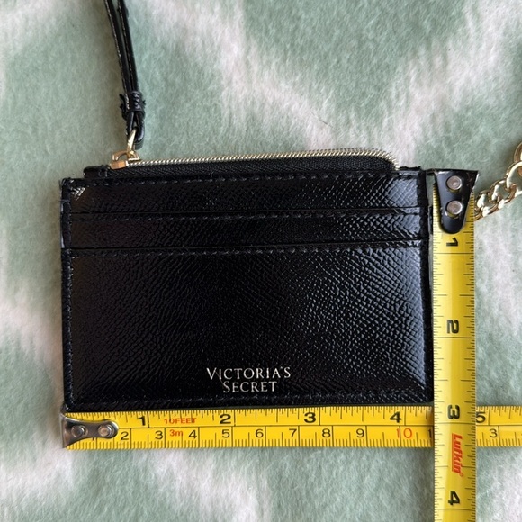 Victoria’s Secret black wallet with Pink Lips and gold Heart Keychain - Picture 7 of 7